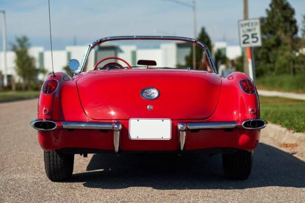 Chevrolet Corvette Convertible - Image 45