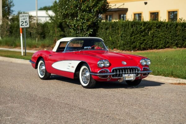 Chevrolet Corvette Convertible - Image 2