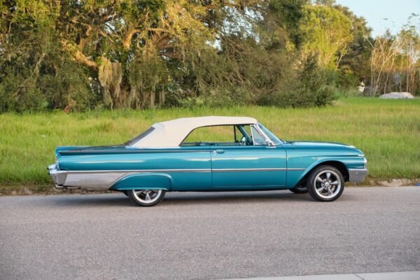 Ford Galaxie Sunliner Convertible Restored - Image 24