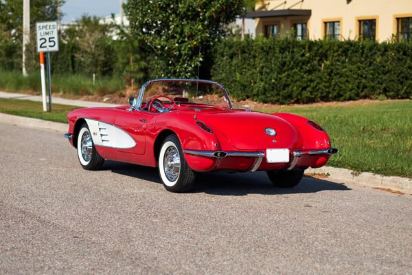 Chevrolet Corvette Convertible - Image 10