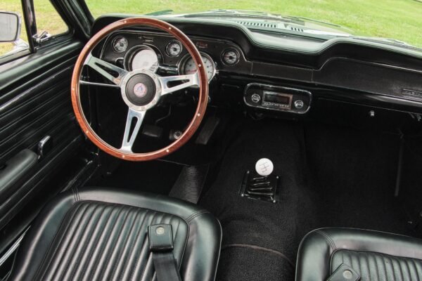 Ford Mustang Fastback Bullitt - Restored - Image 8