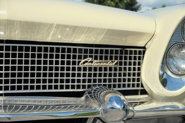 Lincoln Continental Mark III Convertible - Image 12