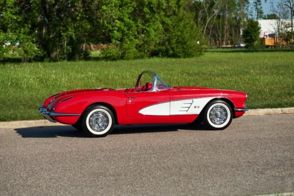 Chevrolet Corvette Convertible - Image 14