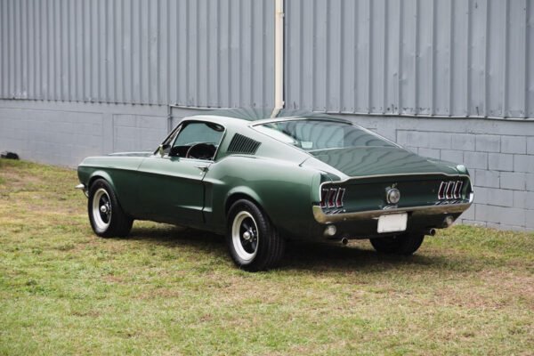 Ford Mustang Fastback Bullitt - Restored - Image 32