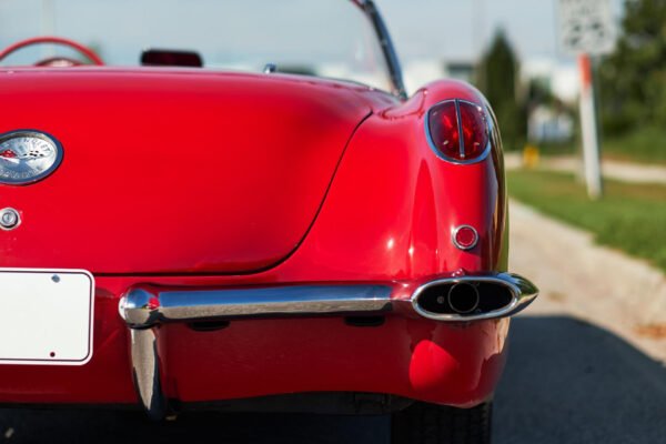 Chevrolet Corvette Convertible - Image 16