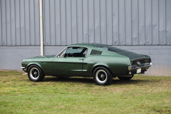 Ford Mustang Fastback Bullitt - Restored - Image 11