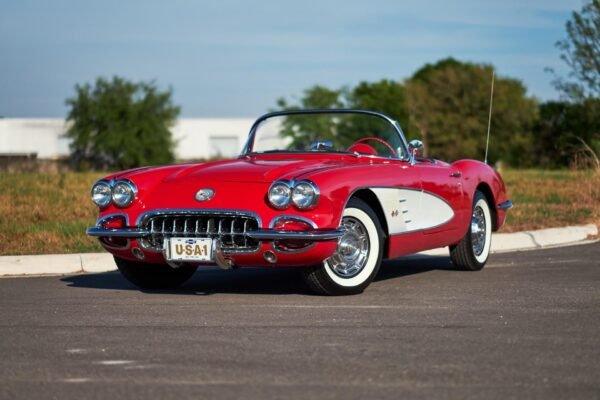 Chevrolet Corvette Convertible - Image 22