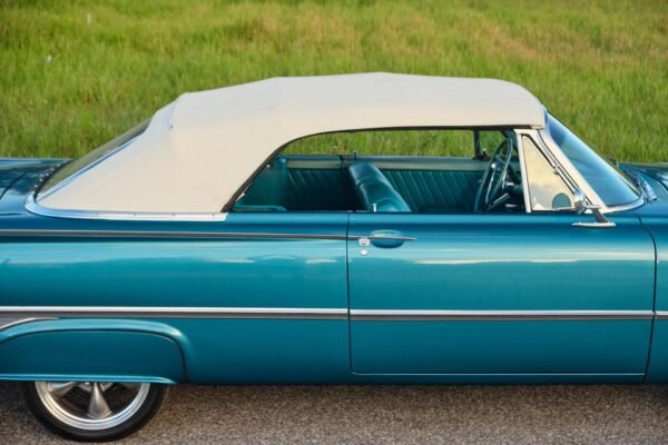 Ford Galaxie Sunliner Convertible Restored - Image 30