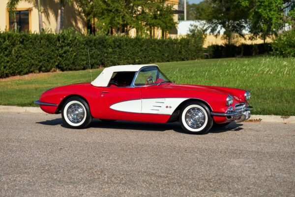 Chevrolet Corvette Convertible - Image 23