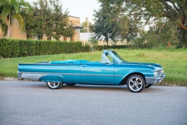 Ford Galaxie Sunliner Convertible Restored - Image 9