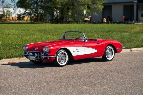 Chevrolet Corvette Convertible - Image 28