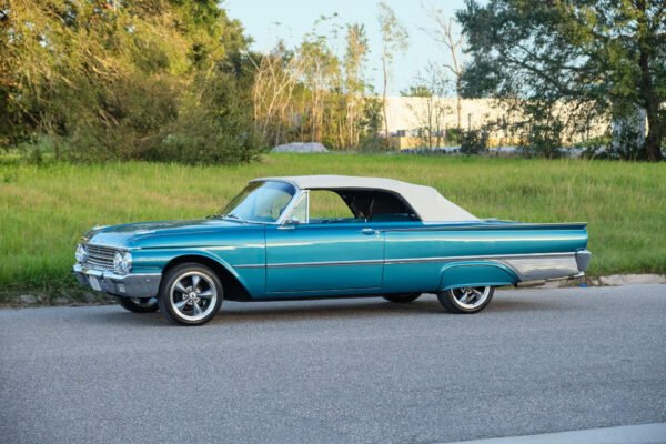 Ford Galaxie Sunliner Convertible Restored - Image 13