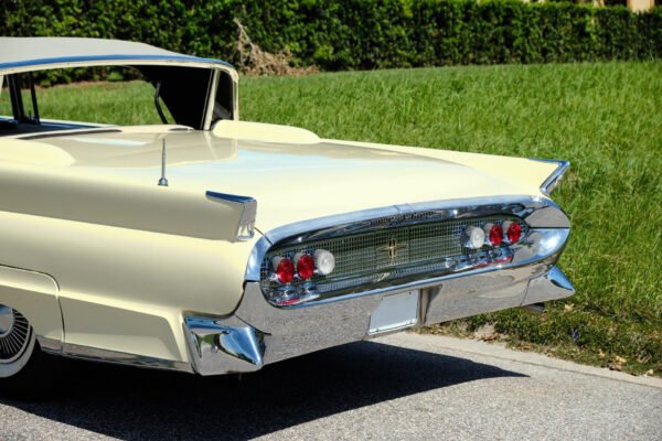 Lincoln Continental Mark III Convertible - Image 30