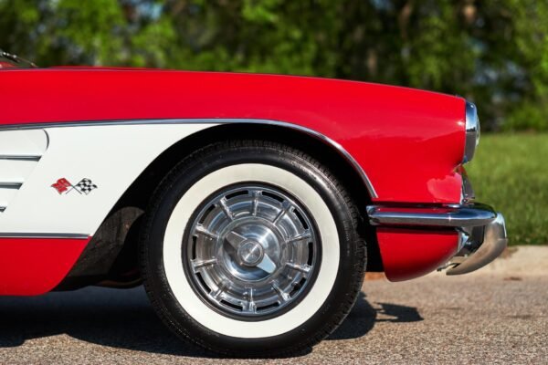 Chevrolet Corvette Convertible - Image 43