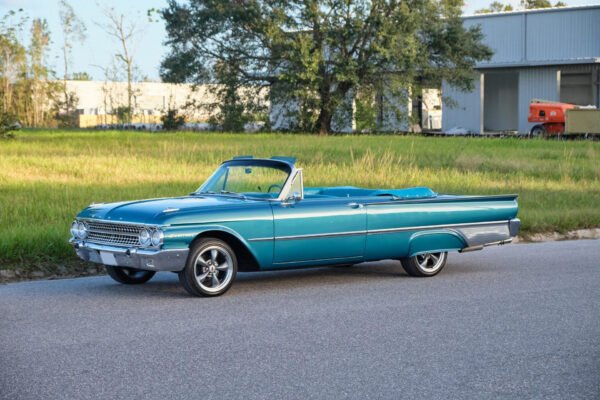 Ford Galaxie Sunliner Convertible Restored - Image 19